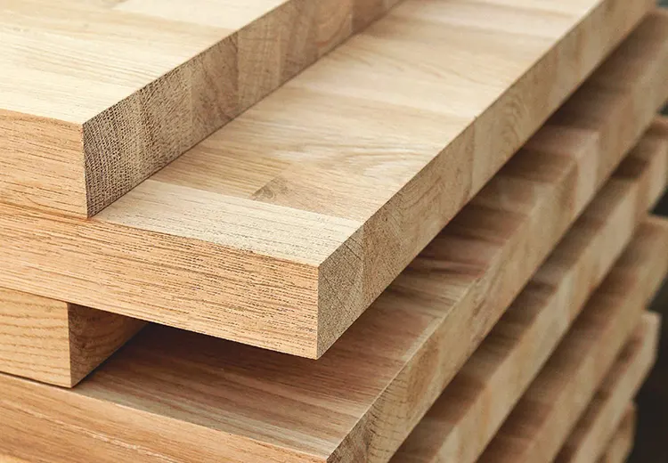 نمونه‌ای از پانل فینگرجوینت با ضخامت‌های متنوع مناسب کاربردهای مختلف چوبی